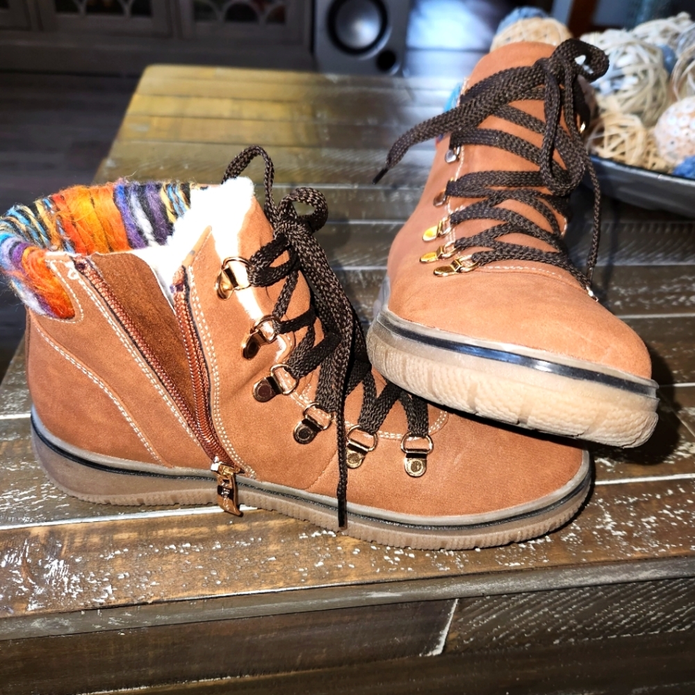 Bjorndal boots, Everly 6 1/2, worm once.